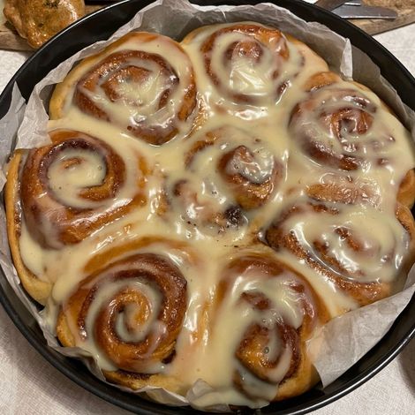 Cinnamon rolls (rollitos de canela)