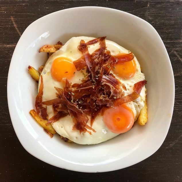 Huevos Estrellados con Jamón Serrano sanos