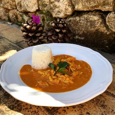 Pollo al curry con arroz